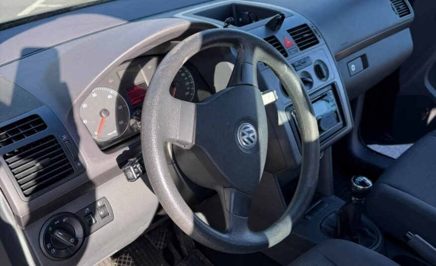 VOLKSWAGEN TOURAN 1.9 TDI  CONCEPTLINE